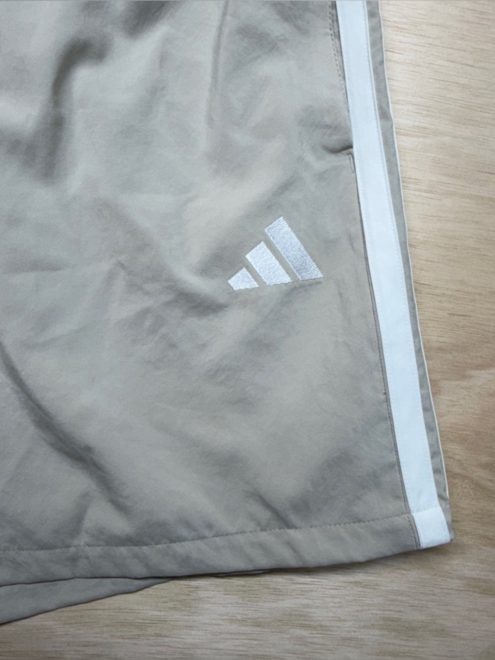 NWT Adidas Men’s Essentials 3-Stripes Chelsea Shorts - Wonder Alumina Tan- Med - Picture 2 of 7